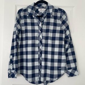 Women’s Vineyard Vines button up top